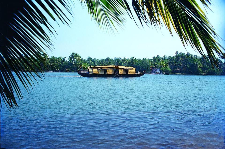 Sea Breeze Beach Home Alappuzha Exterior foto