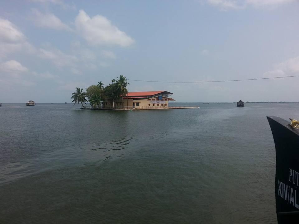 Sea Breeze Beach Home Alappuzha Exterior foto