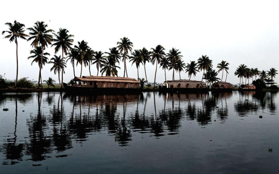 Sea Breeze Beach Home Alappuzha Exterior foto
